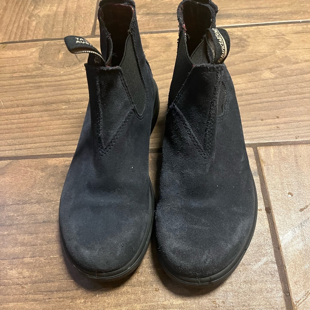 Blundstone boots blue.